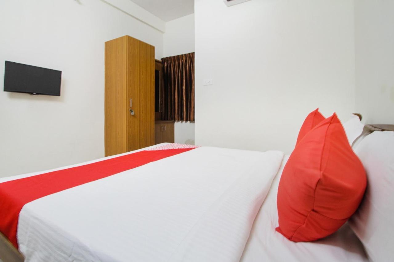 Oyo 62220 Hotel Stay Inn Kalyān Exteriör bild
